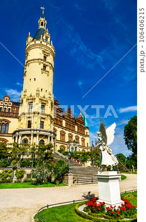 Schwerin Castle in Mecklenburg-Vorpommern. UNESCO world heritage in North Germany Schwerin Castle in Mecklenburg-Vorpommern. UNESCO world heritage in North Germany 106406215