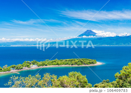 (静岡県)西伊豆・大瀬崎から望む富士山 (静岡県)西伊豆・大瀬崎から望む富士山 106409783