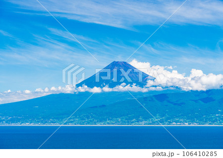 (静岡県)西伊豆・大瀬崎から望む富士山 (静岡県)西伊豆・大瀬崎から望む富士山 106410285