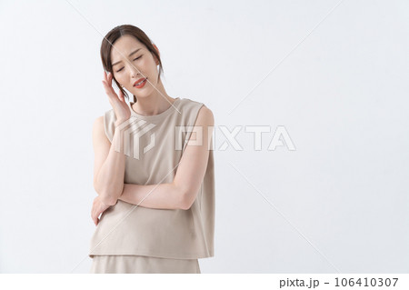 頭痛 体調不良 女性 頭痛 体調不良 女性 106410307