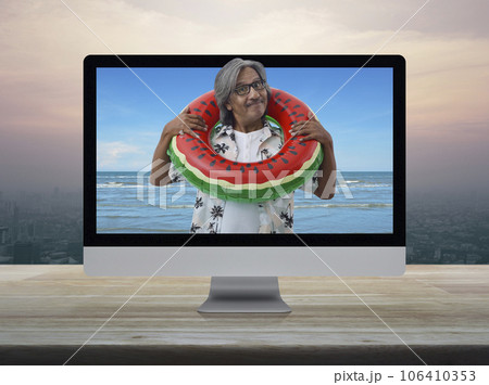 Business summer holiday online concept Business summer holiday online concept 106410353