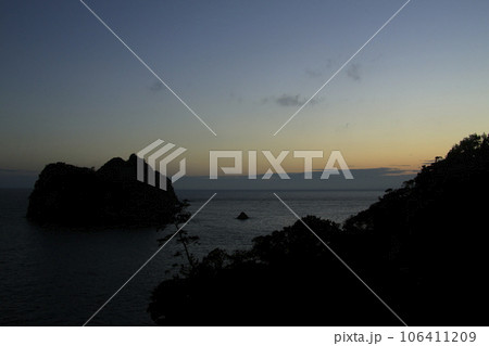 温泉街からの夕陽 106411209