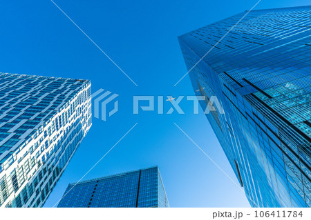 日本の東京都市景観 航空機が渋谷駅・渋谷の摩天楼上空通過…脱コロナ、新たな時代へ=29日 日本の東京都市景観 航空機が渋谷駅・渋谷の摩天楼上空通過…脱コロナ、新たな時代へ=29日 106411784