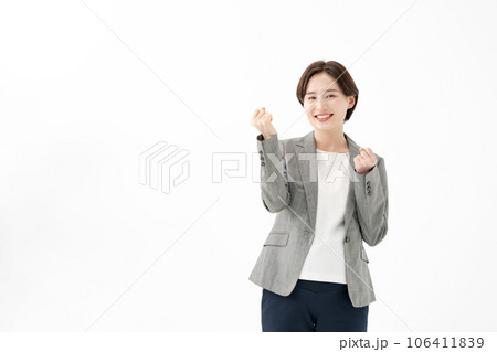 ビジネス　女性　ガッツポーズ 106411839
