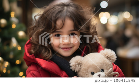 プレゼントをもらって大喜びの女の子