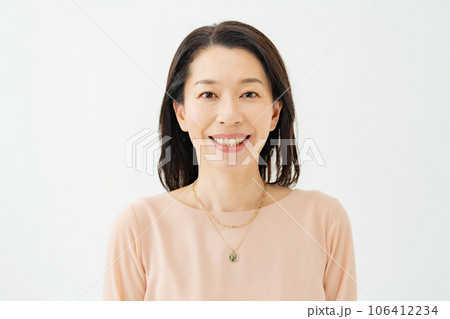 女性　ポートレート　シニア 106412234