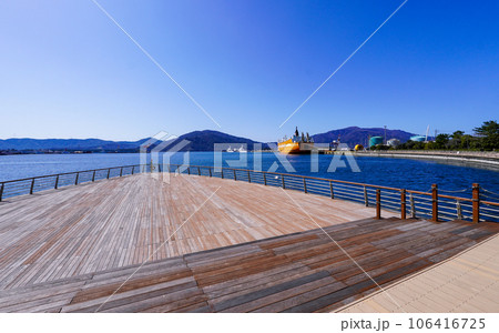 金ヶ崎緑地のボートウォーク（福井県敦賀市） 106416725