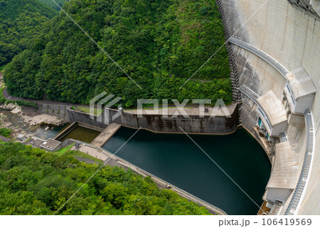 広島県山県郡安芸太田町の温井ダム 106419569