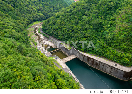 広島県山県郡安芸太田町の温井ダム 106419571