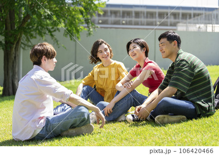 笑顔の学生たち キャンパスライフ・留学・国際交流イメージ 笑顔の学生たち キャンパスライフ・留学・国際交流イメージ 106420466