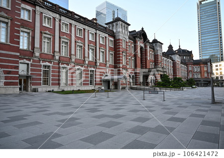 早朝の東京駅 106421472