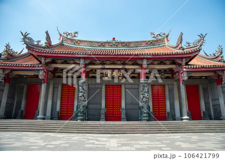 台北にある行天宮の美しい風景 106421799