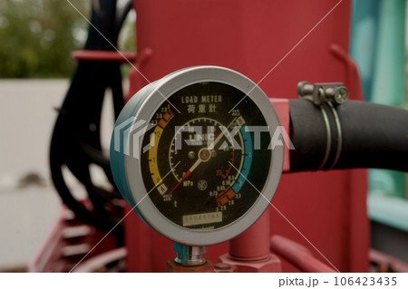 移動式トラッククレーンの荷重計　メーター 106423435
