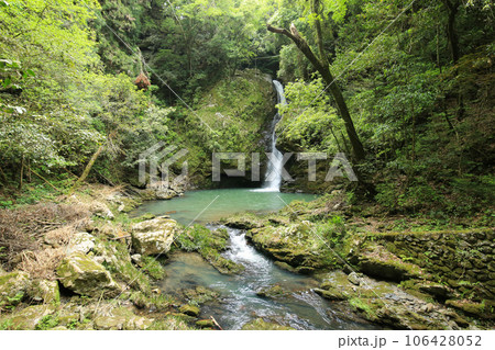 愛媛県大洲市 轟滝 下段 愛媛県大洲市 轟滝 下段 106428052