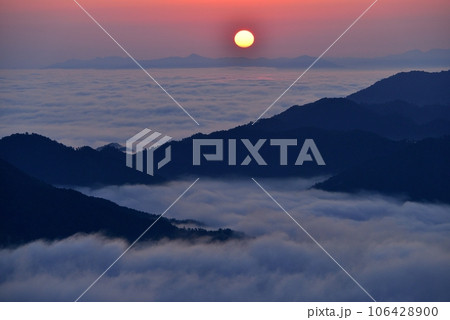 岩屋山の雲海 岩屋山の雲海 106428900