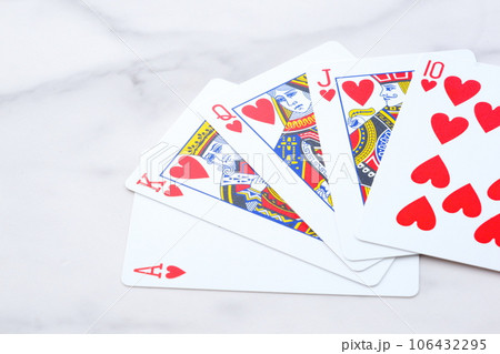 ポーカーゲームで最強のカード、ロイヤルストレートフラッシュ 106432295