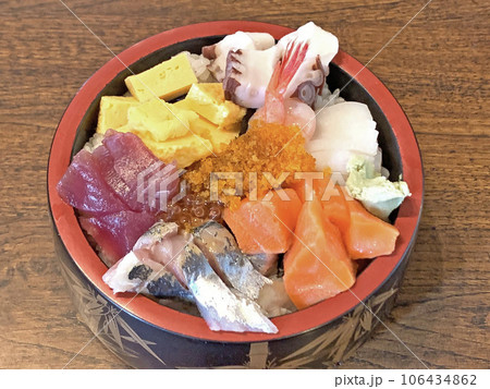 まんぷくちらし　まんぷくちらし寿司　ちらし寿司　大盛ちらし寿司 106434862