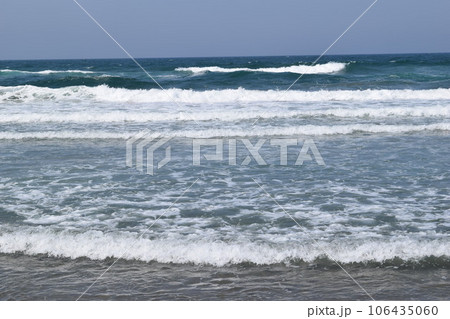 庄内浜の荒波 日本海 庄内浜の荒波 日本海 106435060