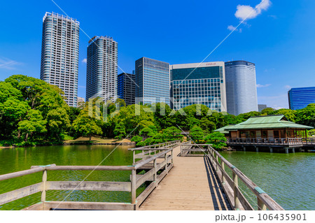 東京 中央区 浜離宮恩賜庭園 潮入の池と中島の御茶屋 東京 中央区 浜離宮恩賜庭園 潮入の池と中島の御茶屋 106435901