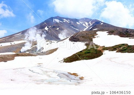 北海道紀行　  6月の旭岳　　姿見の池ハイキング 106436150