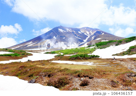 北海道紀行　  6月の旭岳　　姿見の池ハイキング 106436157