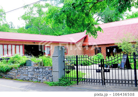 北海道紀行　　6月の上野ファーム　　午前のガーデン 106436508