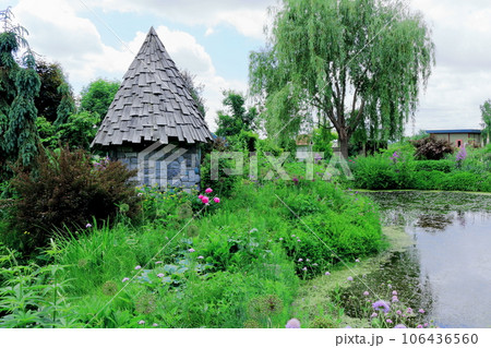 北海道紀行　　6月の上野ファーム　　午前のガーデン 106436560