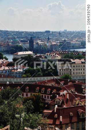 プラハ旧市街の街並み 106439740