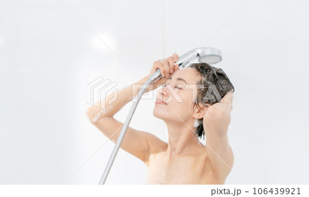 シャワー　節水　女性 106439921