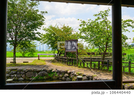 ホタルの里「夏空を背景にホタルの生息地　観光スポット」阿蘇郡南阿蘇村白川 106440440