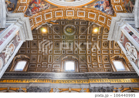 Painted cupola of the Saint Peter's basilica dome 106440995