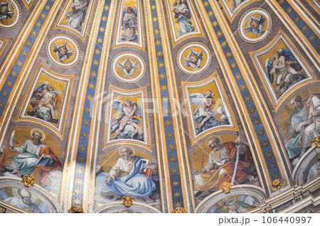 Painted cupola of the Saint Peter's basilica dome 106440997