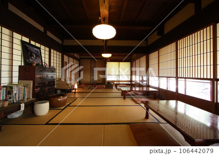古民家風な飲食店の一室 106442079
