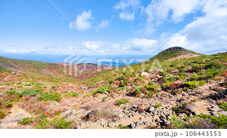 秋の安達太良山登山:峰の辻付近から福島市方面の眺め 秋の安達太良山登山:峰の辻付近から福島市方面の眺め 106443553