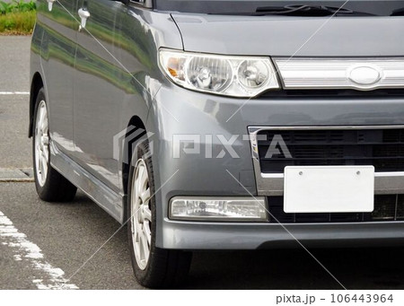 自動車イメージ　ダイハツ2代目タント カスタムのフロントマスク 106443964