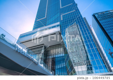 日本の東京都市景観 10月6日開業の虎ノ門ヒルズステーションタワー（虎ノ門ヒルズ駅）などを望む 106449785