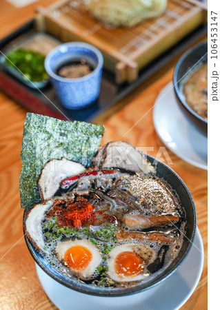Japanese ramen serve with chashu pork,ramen 106453147
