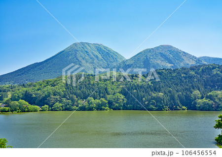 【浮布池展望所より三瓶山】 島根県大田市三瓶町池田 【浮布池展望所より三瓶山】 島根県大田市三瓶町池田 106456554