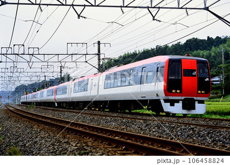 2002年 総武線を走る253系成田エクスプレス12両の写真素材 [106458824