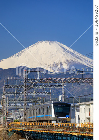 神奈川_小田原から見る小田急線と富士山の絶景 106459267