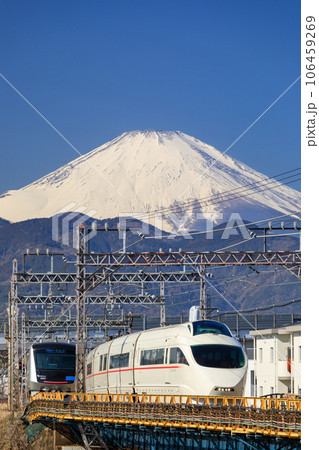 神奈川_小田原から見る小田急線と富士山の絶景 106459269