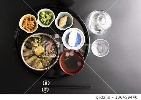 海鮮丼 106459440