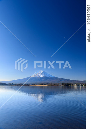 山梨河口湖_夜明けの富士山絶景 山梨河口湖_夜明けの富士山絶景 106459593