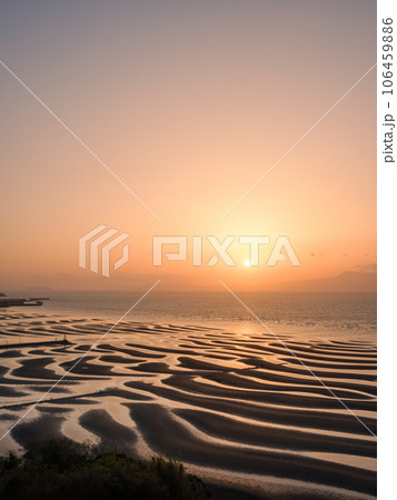 熊本_御輿来海岸と夕陽の絶景日 106459886