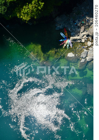 カヤックと川 106460270