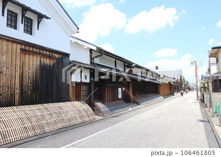 京都　伏見の旧市街の街並み 106461805
