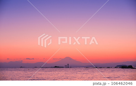 神奈川葉山_真名瀬海岸から見る富士山の絶景 神奈川葉山_真名瀬海岸から見る富士山の絶景 106462046