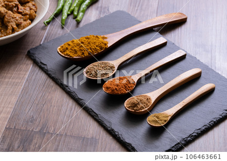 スパイス　カレーと 106463661