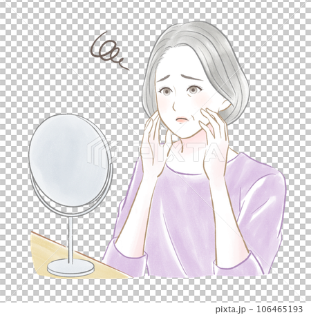 一位灰髮老婦人在摸自己的臉時擔心看鏡子 106465193