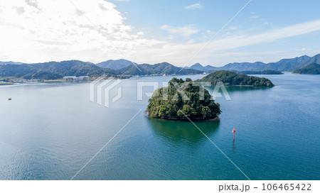 小さな孤島（京都府舞鶴市の蛇島と烏島） 106465422